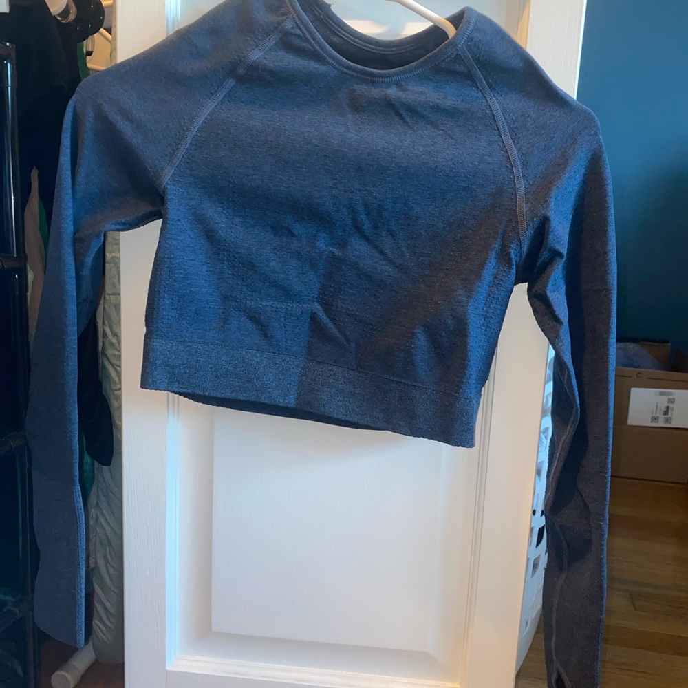 Athletic cropped long sleeve